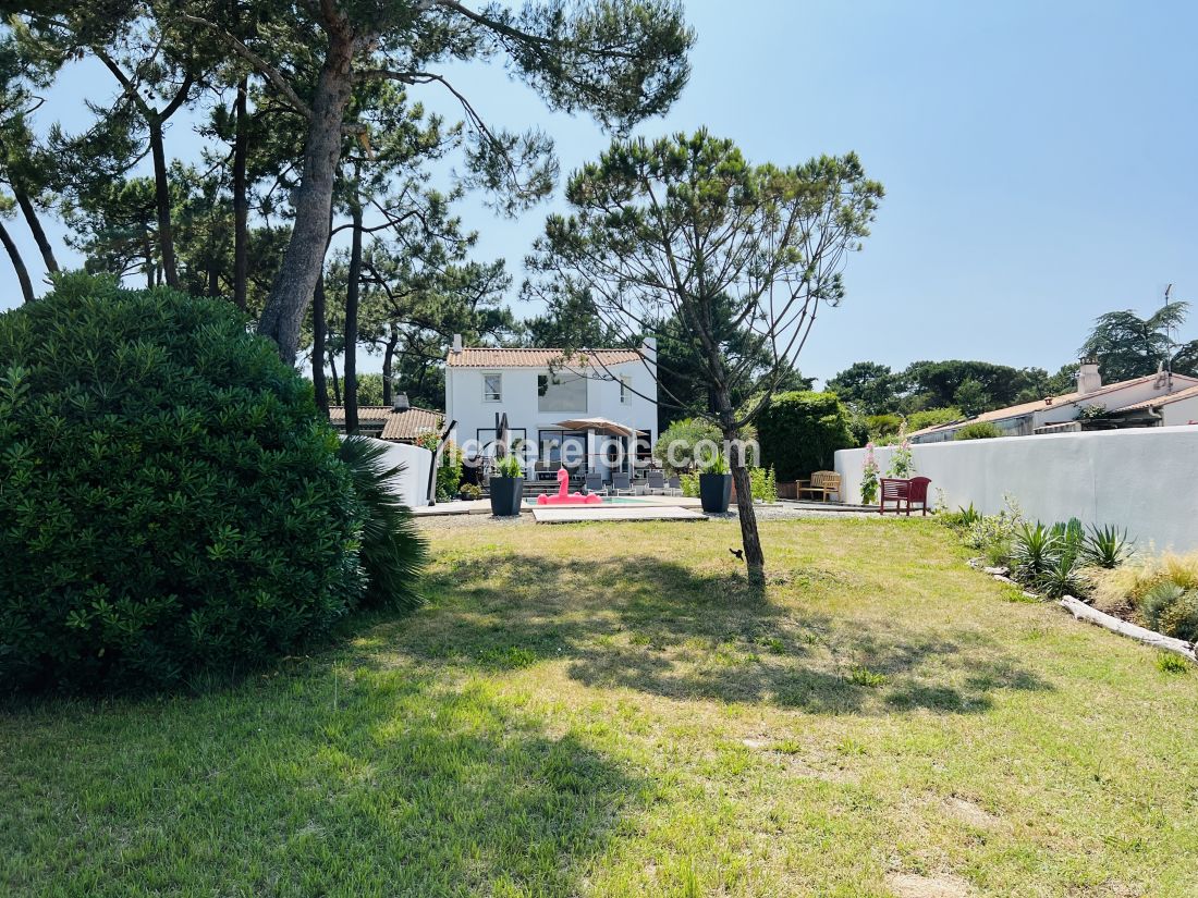 Photo 6: An accomodation located in La Flotte-en-Ré on ile de Ré.