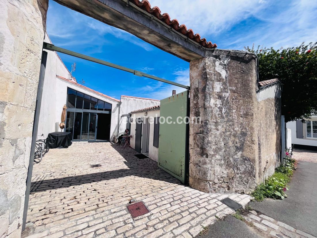 Photo 4: An accomodation located in La Flotte-en-Ré on ile de Ré.