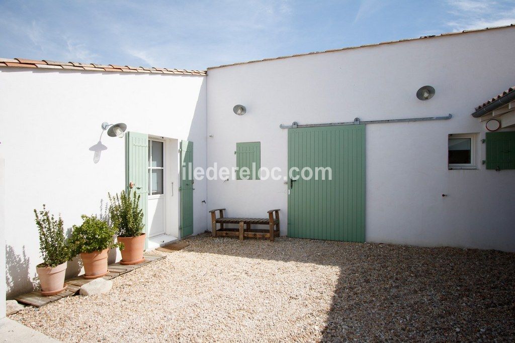 Photo 30: An accomodation located in Sainte-Marie-de-R&eacute; on ile de R&eacute;.