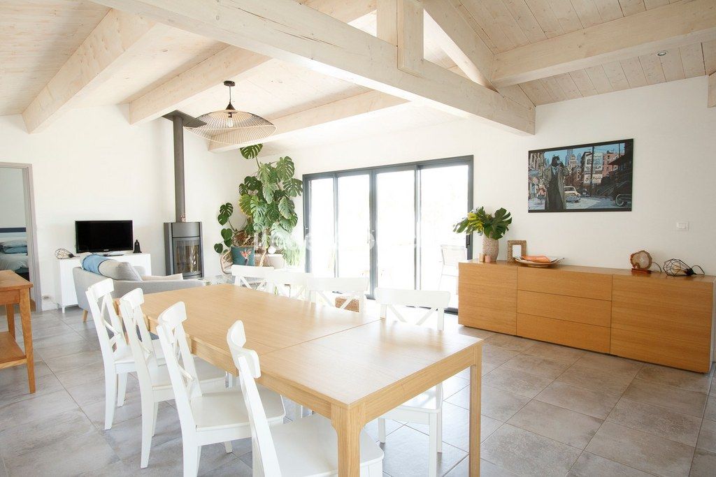 Photo 10: An accomodation located in Sainte-Marie-de-R&eacute; on ile de R&eacute;.