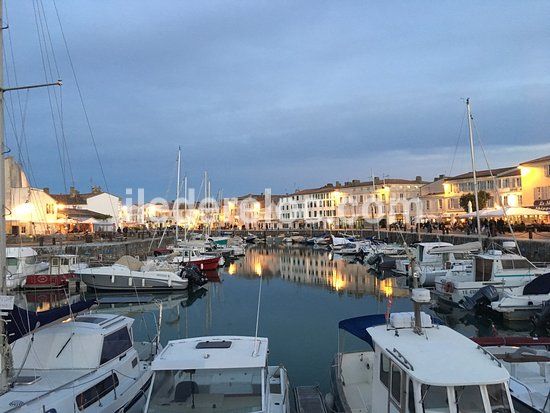 Photo 25: An accomodation located in Saint-Martin-de-Ré on ile de Ré.