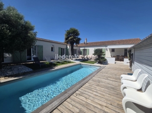 Ile de R&eacute;:Charming house with heated swimming pool, 3 bedrooms, near port, st martin beach