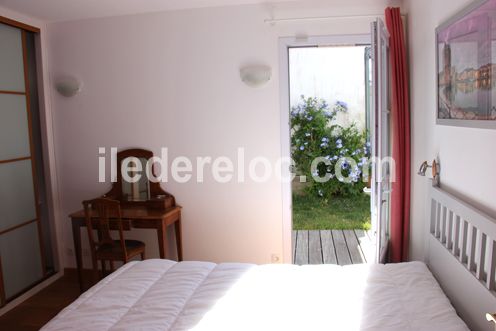 Photo 13: An accomodation located in Saint-Cl&eacute;ment-des-Baleines on ile de R&eacute;.