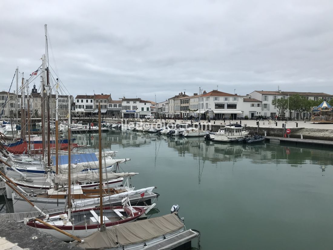 Photo 16: An accomodation located in La Flotte-en-Ré on ile de Ré.