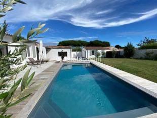 Ile de Ré:Villa nest - large new villa, standing, exceptional location (5mn beach)