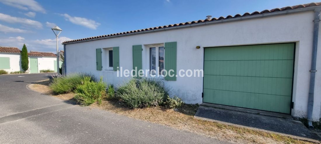 Photo 6: An accomodation located in Sainte-Marie-de-Ré on ile de Ré.