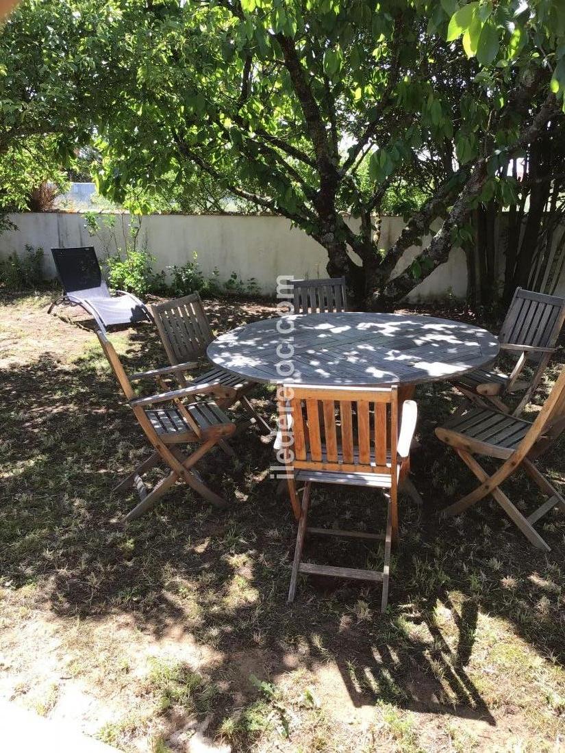 Photo 11: An accomodation located in Sainte-Marie-de-Ré on ile de Ré.