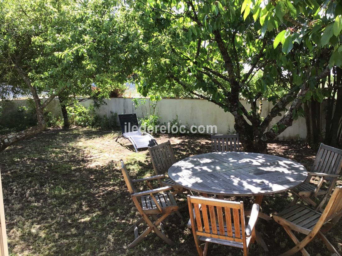 Photo 13: An accomodation located in Sainte-Marie-de-Ré on ile de Ré.
