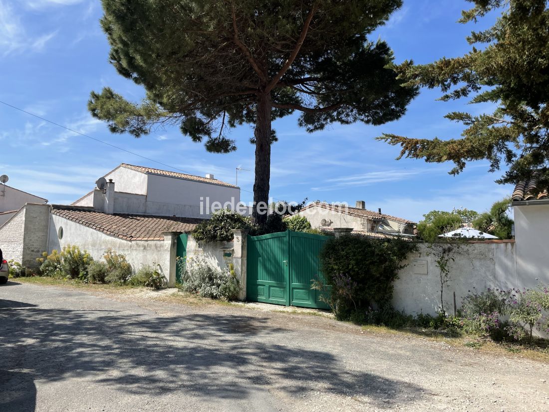 Photo 4: An accomodation located in Le Bois-Plage-en-Ré on ile de Ré.