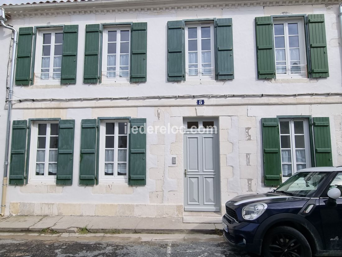 Photo 12: An accomodation located in La Couarde-sur-mer on ile de Ré.