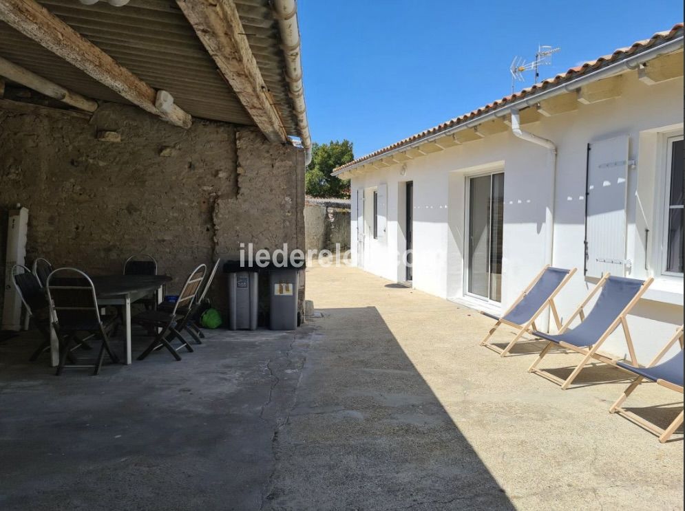 Photo 4: An accomodation located in La Flotte-en-R&eacute; on ile de R&eacute;.