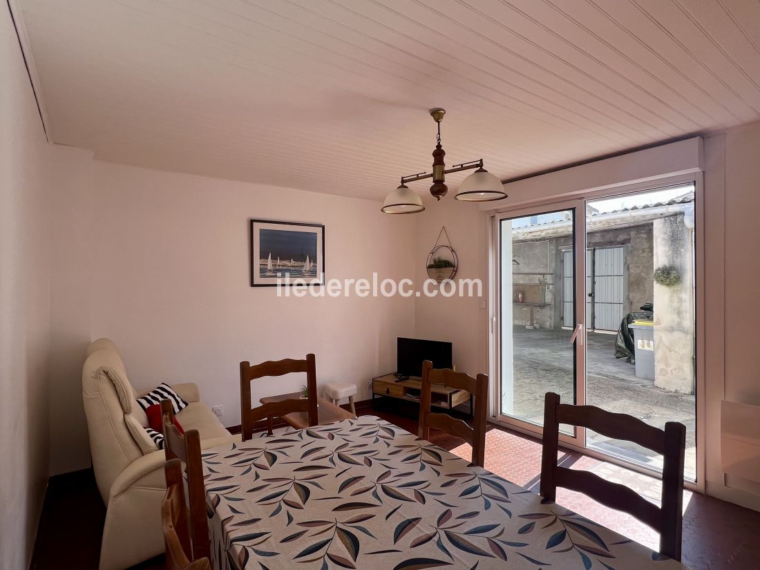 Photo 7: An accomodation located in La Flotte-en-R&eacute; on ile de R&eacute;.