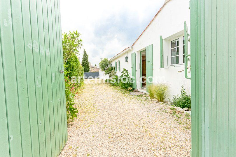 Photo 12: An accomodation located in La Flotte-en-Ré on ile de Ré.