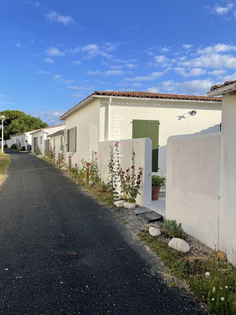 Photo 16: An accomodation located in Sainte-Marie-de-Ré on ile de Ré.