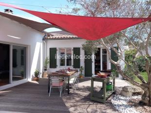 Ile de Ré:Beautiful bright villa garden and parking 8 people beach on foot