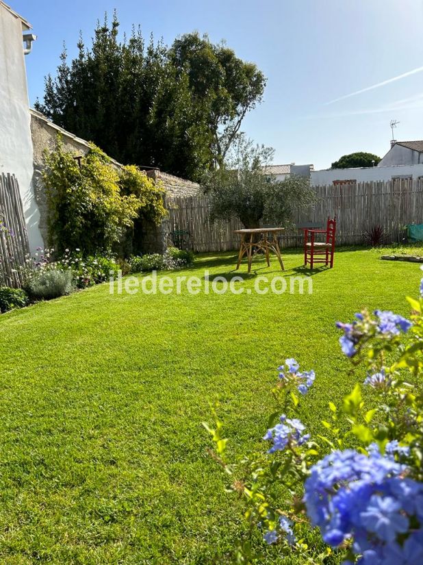 Photo 23: An accomodation located in La Couarde-sur-mer on ile de Ré.