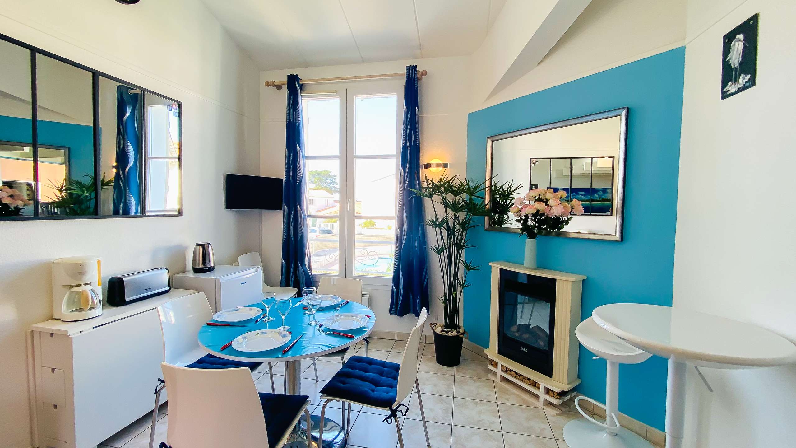 Photo 6: An accomodation located in La Couarde-sur-mer on ile de Ré.