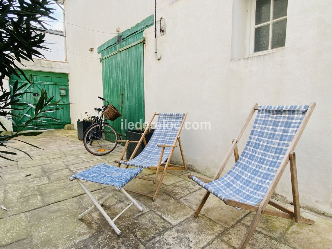 Photo 6: An accomodation located in La Couarde-sur-mer on ile de Ré.