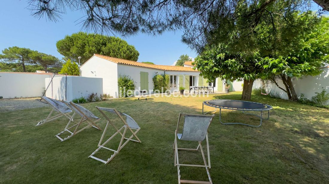 Photo 19: An accomodation located in La Couarde-sur-mer on ile de Ré.