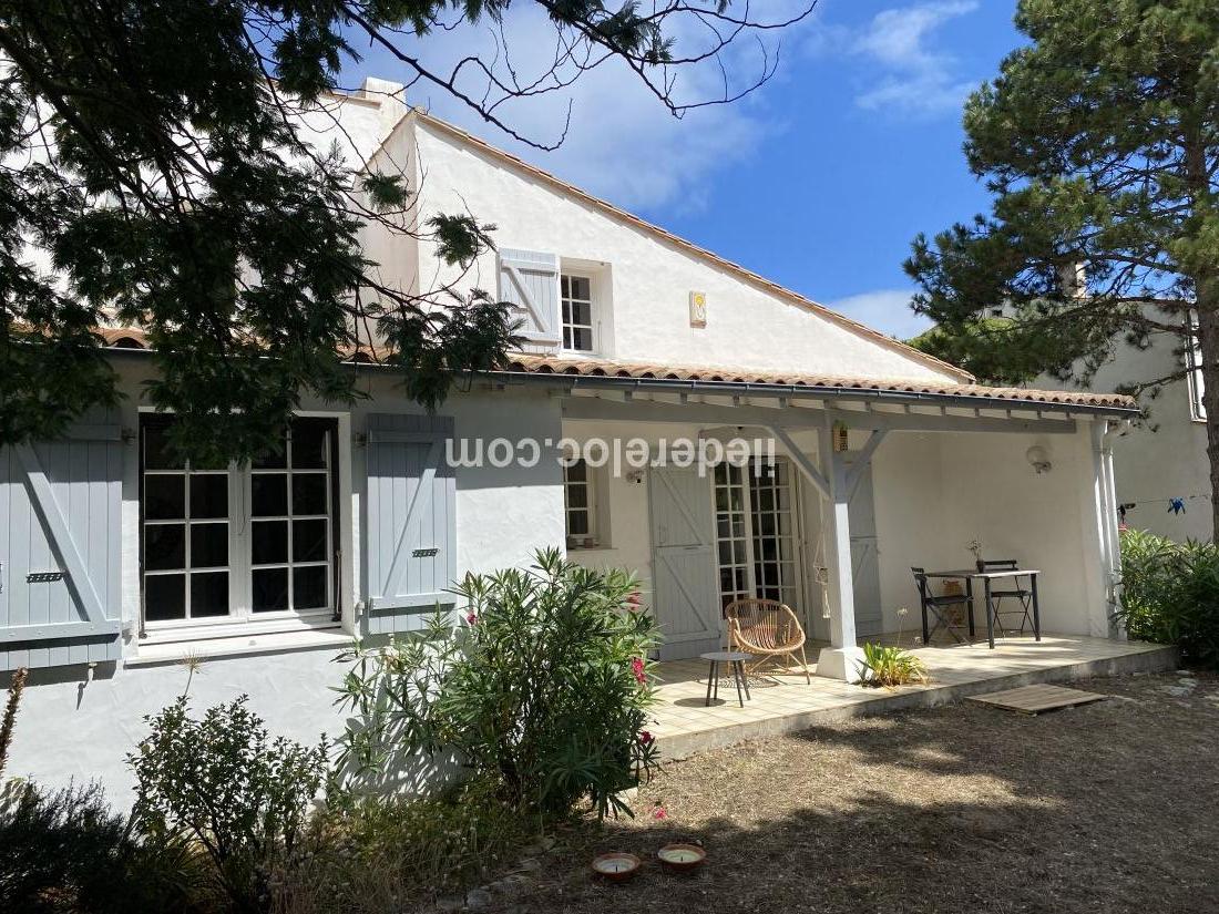 Photo 5: An accomodation located in La Couarde-sur-mer on ile de Ré.