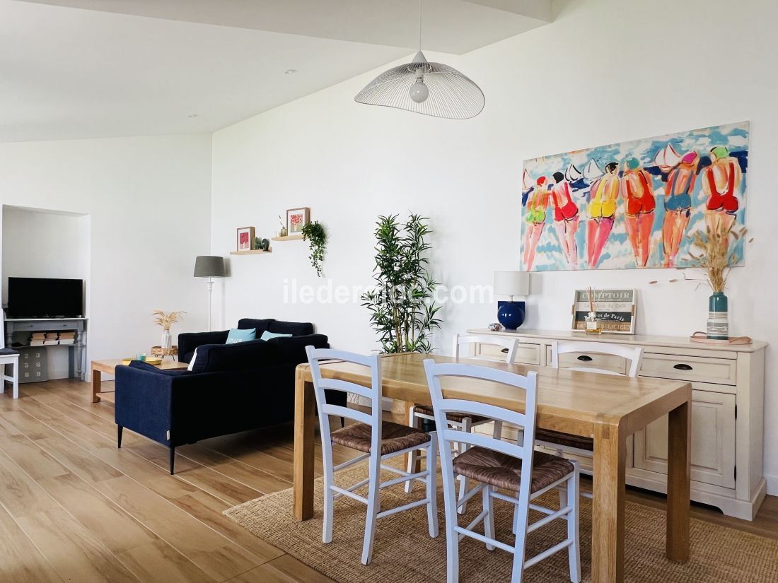 Photo 7: An accomodation located in La Flotte-en-R&eacute; on ile de R&eacute;.