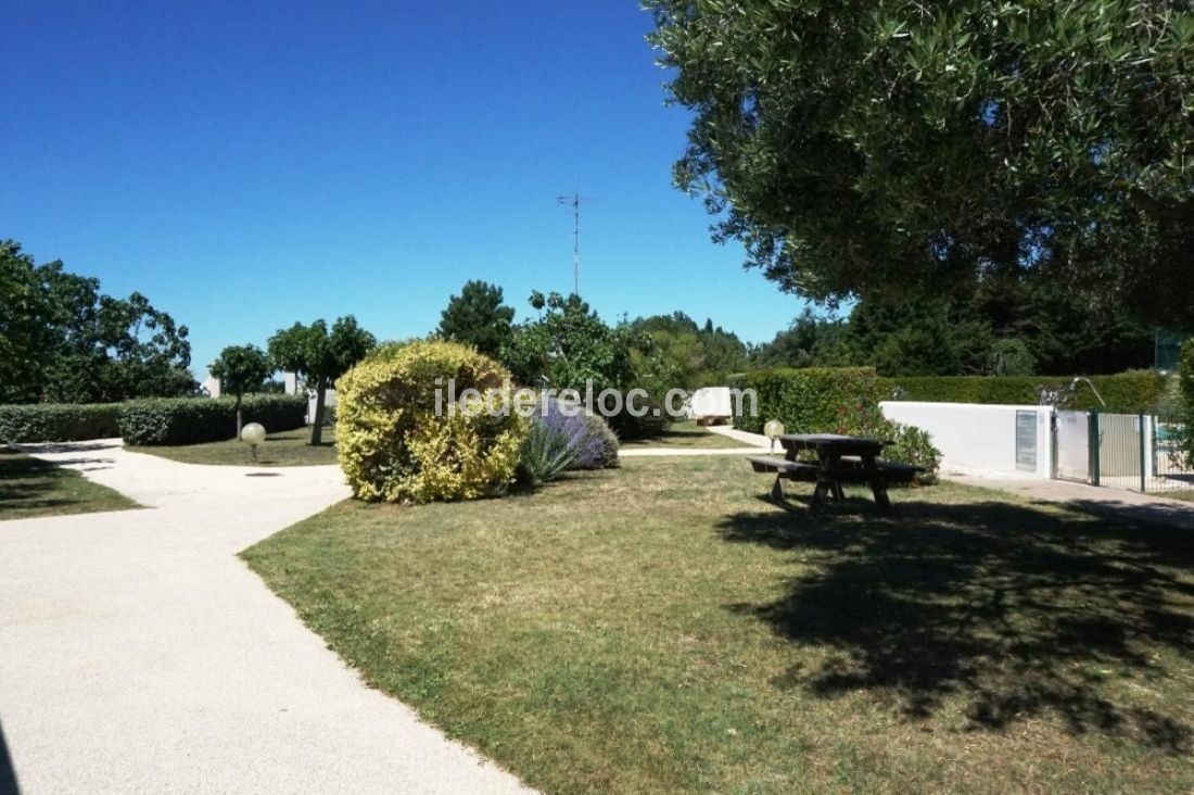 Photo 15: An accomodation located in La Couarde-sur-mer on ile de Ré.