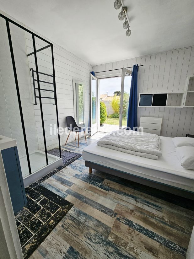 Photo 7: An accomodation located in La Couarde-sur-mer on ile de R&eacute;.