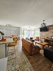 Ile de R&eacute;:House for 9 people in la couarde, large garden, deck, close to the beach