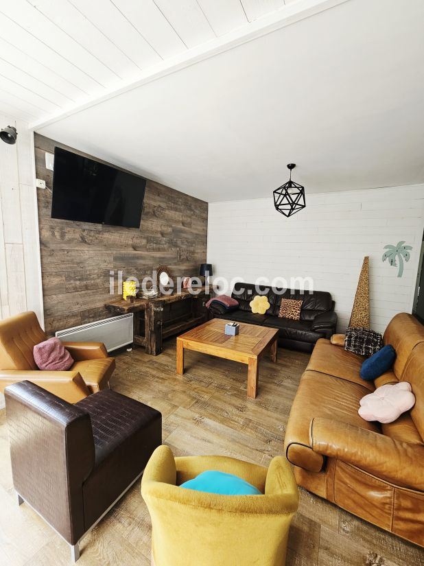 Photo 5: An accomodation located in La Couarde-sur-mer on ile de R&eacute;.
