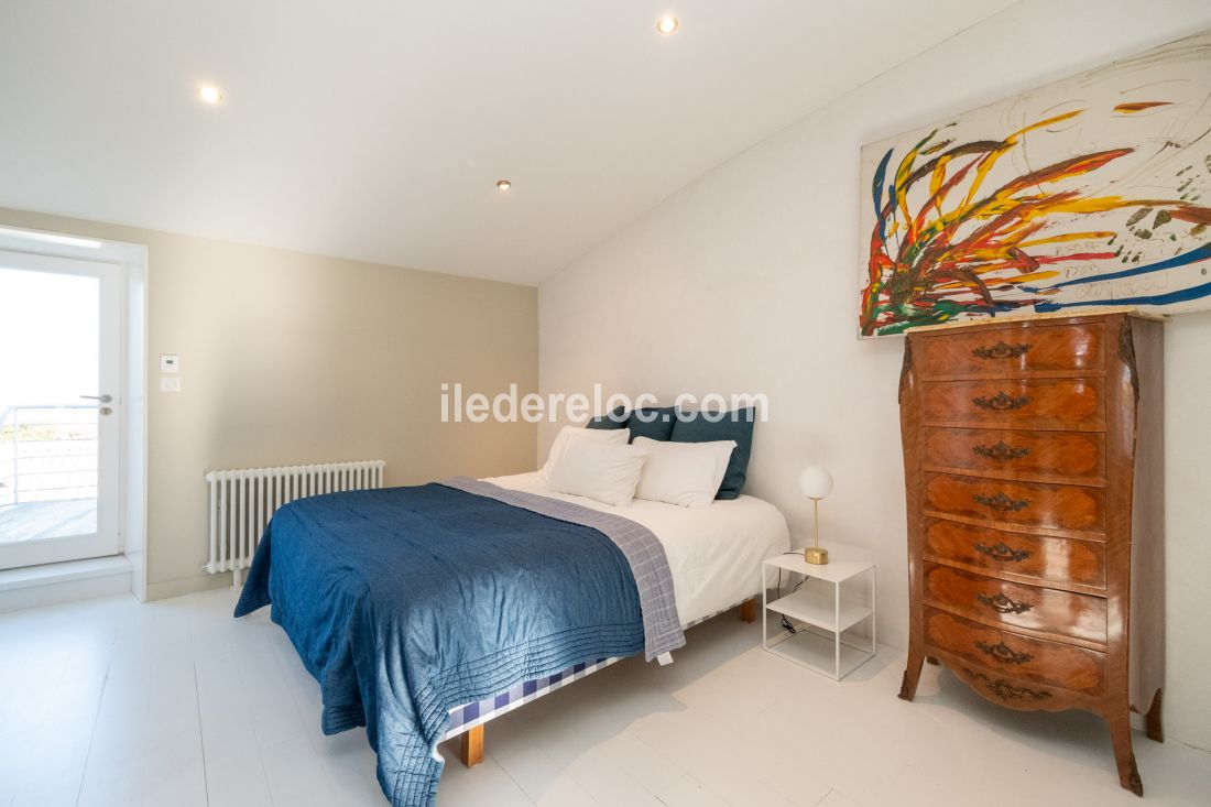 Photo 10: An accomodation located in La Flotte-en-R&eacute; on ile de R&eacute;.