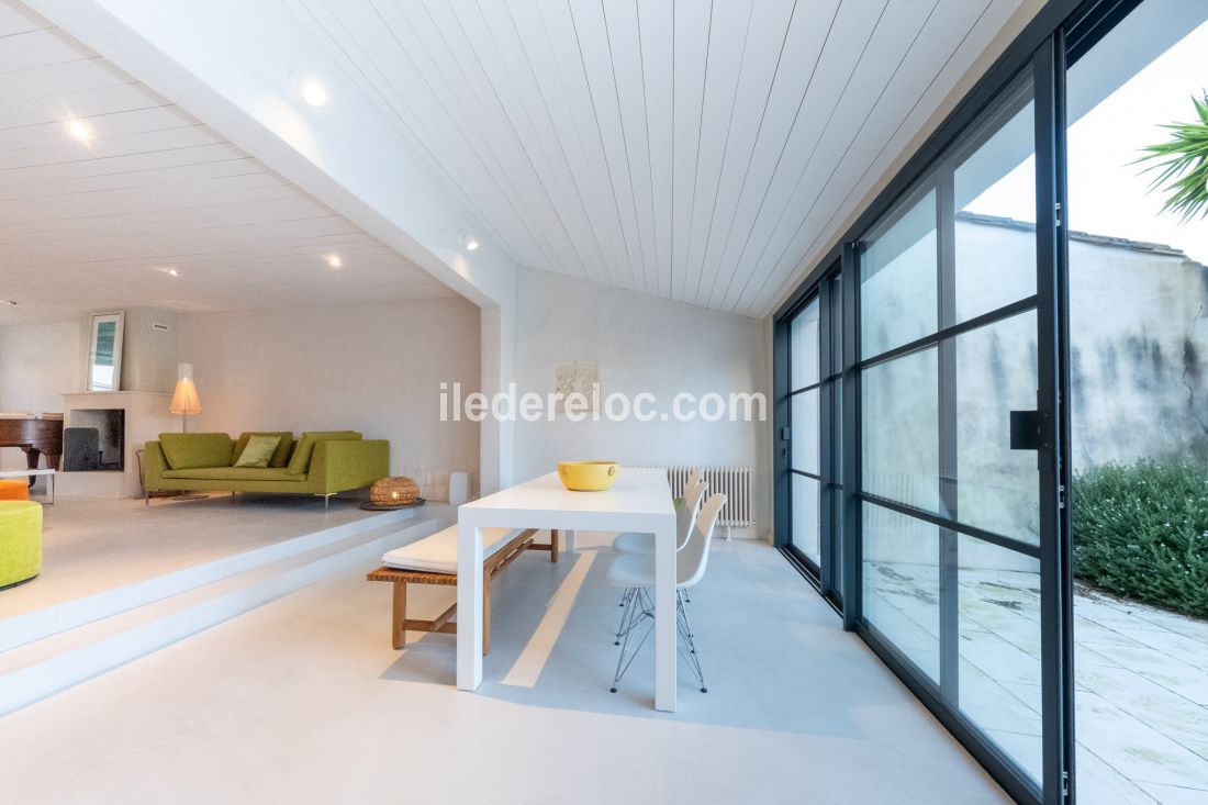 Photo 6: An accomodation located in La Flotte-en-R&eacute; on ile de R&eacute;.