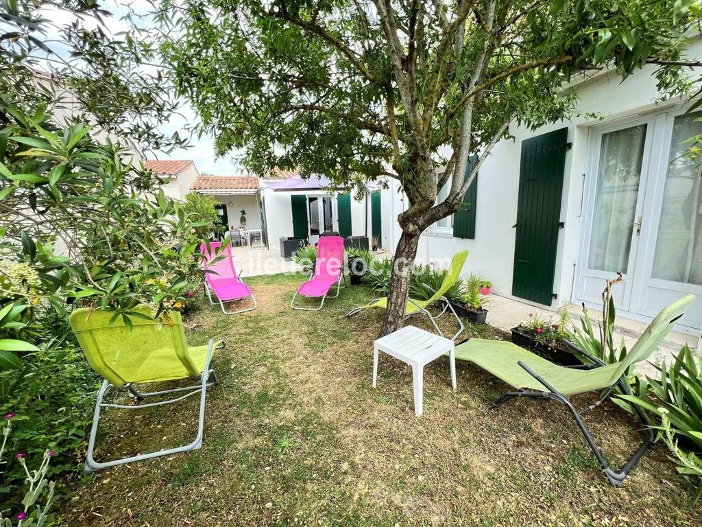 Photo 21: An accomodation located in Saint-Martin-de-Ré on ile de Ré.