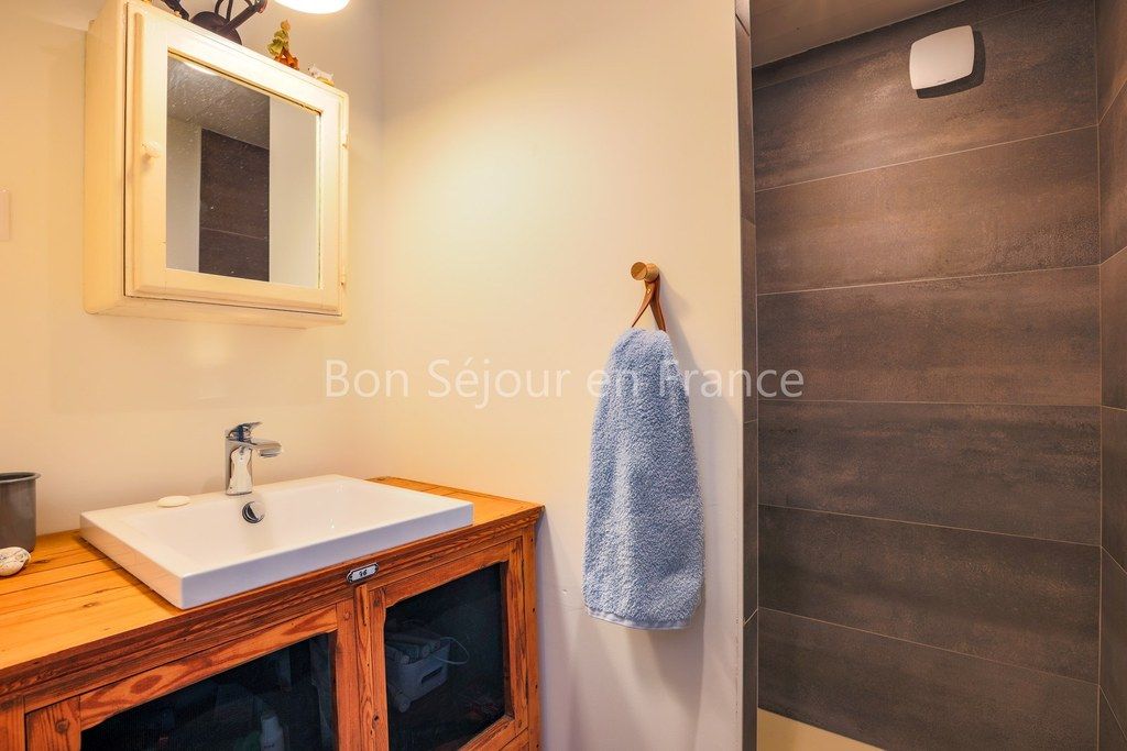 Photo 24: An accomodation located in Le Bois-Plage-en-R&eacute; on ile de R&eacute;.