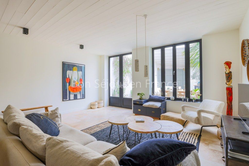 Photo 6: An accomodation located in Le Bois-Plage-en-R&eacute; on ile de R&eacute;.