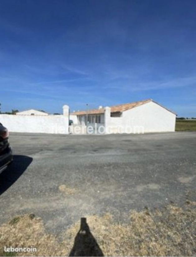 Photo 8: An accomodation located in Saint-Martin-de-Ré on ile de Ré.