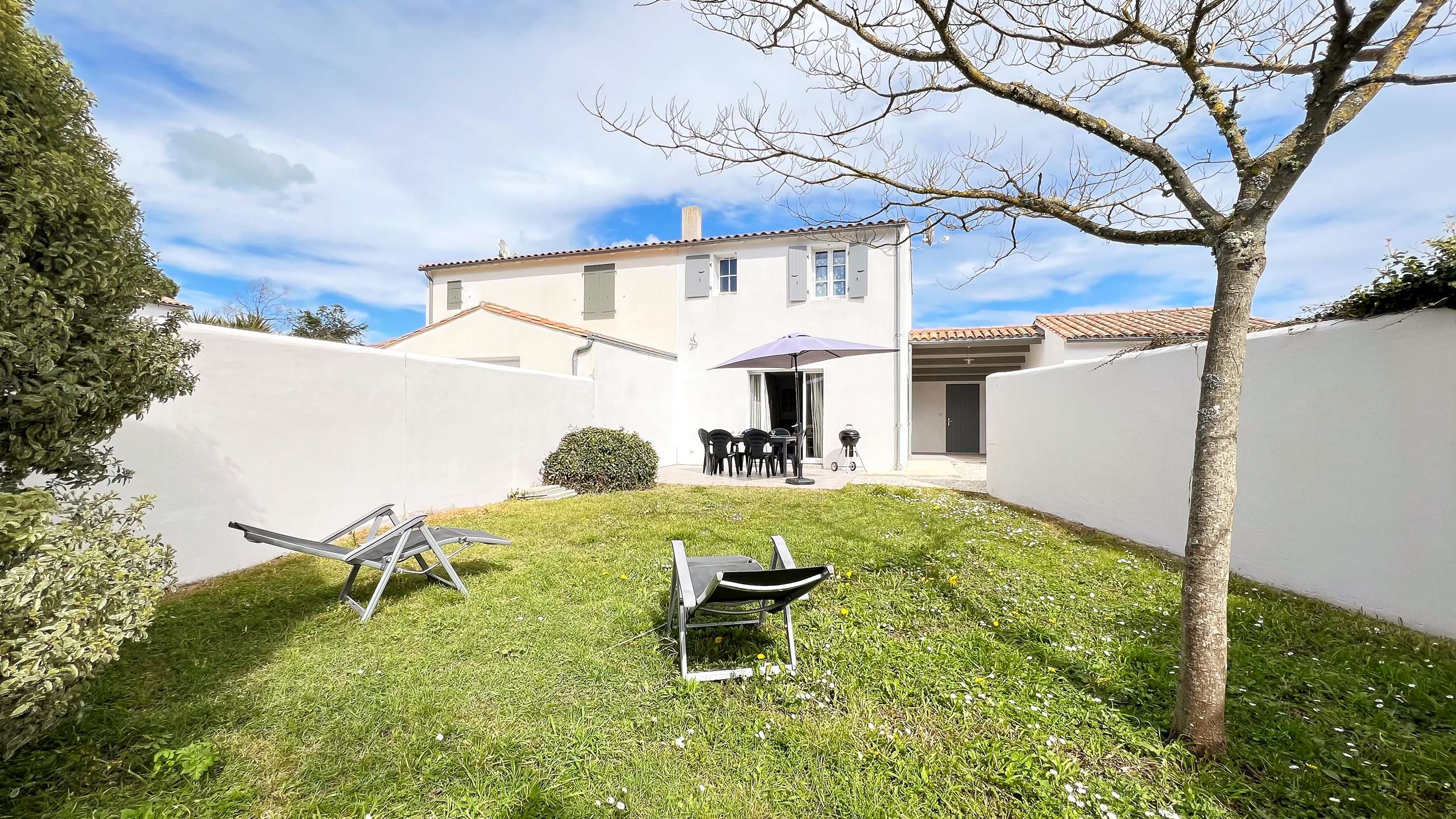 Photo 10: An accomodation located in Le Bois-Plage-en-Ré on ile de Ré.