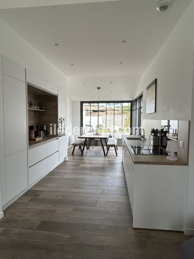 Photo 4: An accomodation located in Le Bois-Plage-en-R&eacute; on ile de R&eacute;.