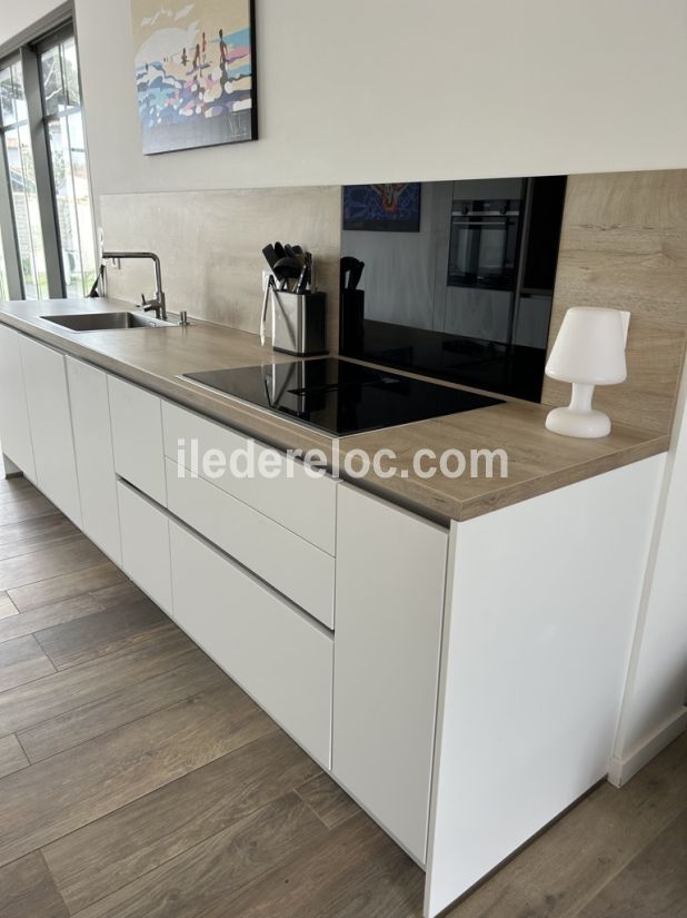 Photo 5: An accomodation located in Le Bois-Plage-en-R&eacute; on ile de R&eacute;.