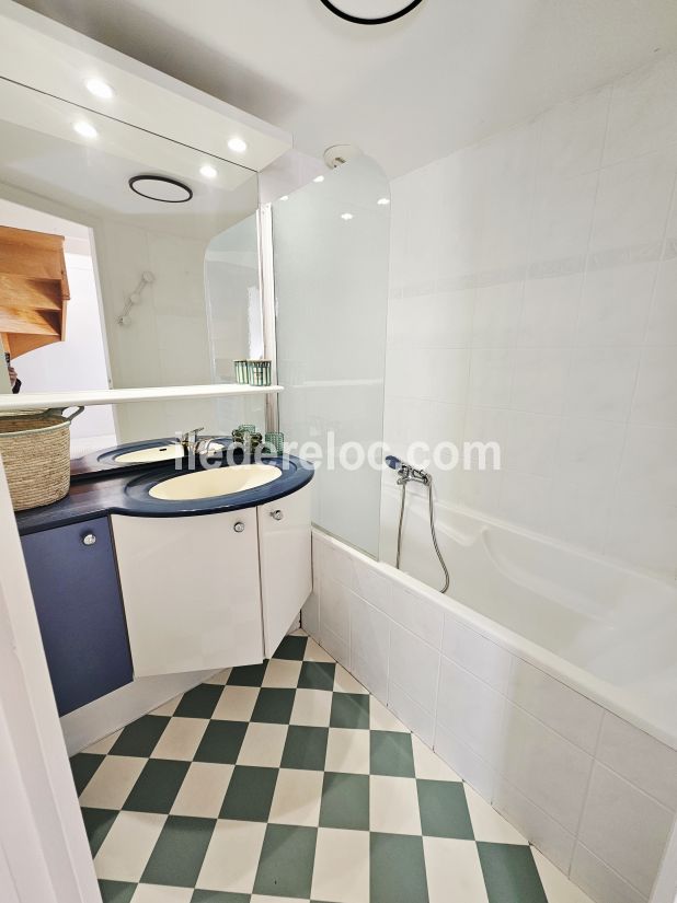 Photo 8: An accomodation located in La Couarde-sur-mer on ile de Ré.