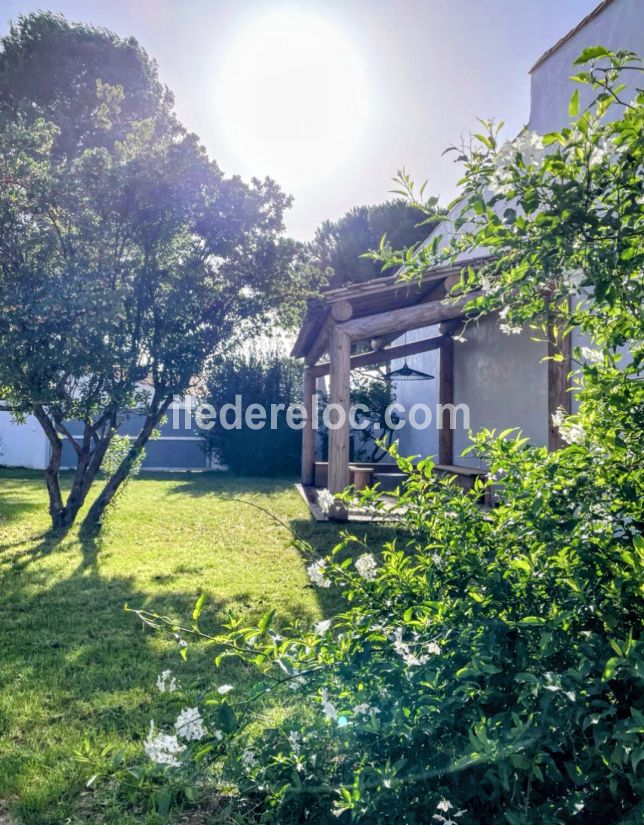 Photo 30: An accomodation located in La Couarde-sur-mer on ile de Ré.