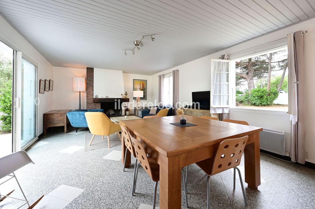 Photo 5: An accomodation located in Le Bois-Plage-en-R&eacute; on ile de R&eacute;.