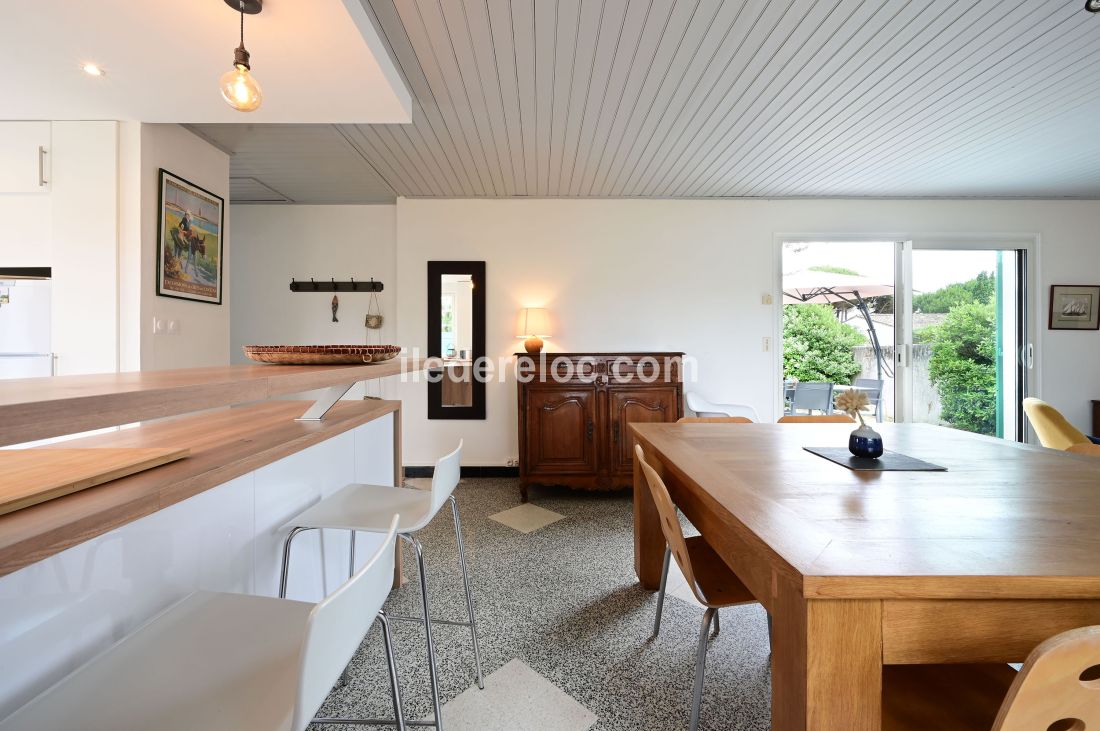 Photo 6: An accomodation located in Le Bois-Plage-en-R&eacute; on ile de R&eacute;.