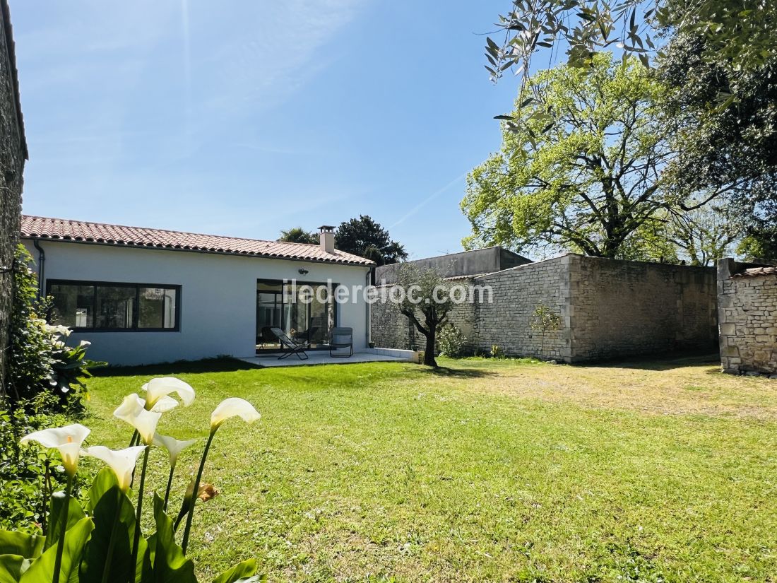 Photo 3: An accomodation located in La Flotte-en-R&eacute; on ile de R&eacute;.