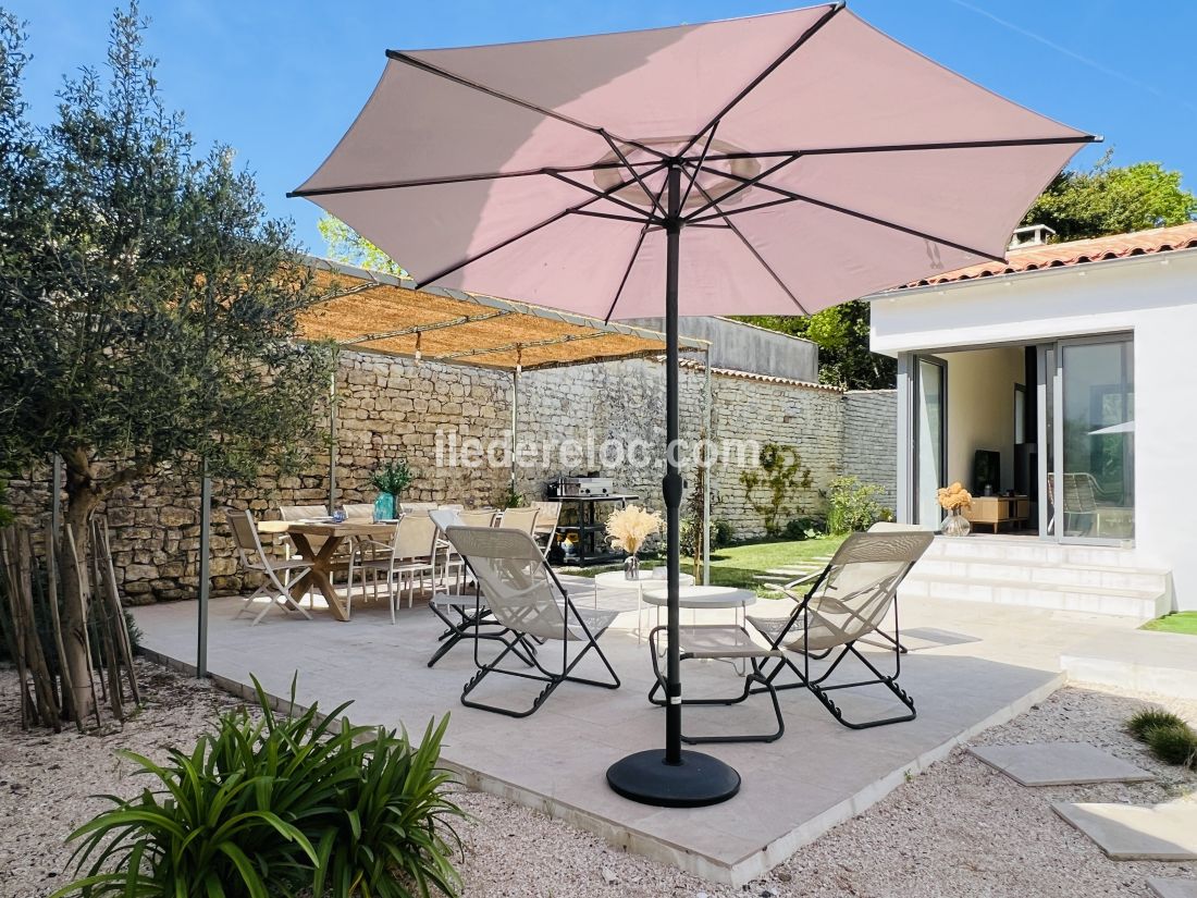 Photo 1: An accomodation located in La Flotte-en-R&eacute; on ile de R&eacute;.