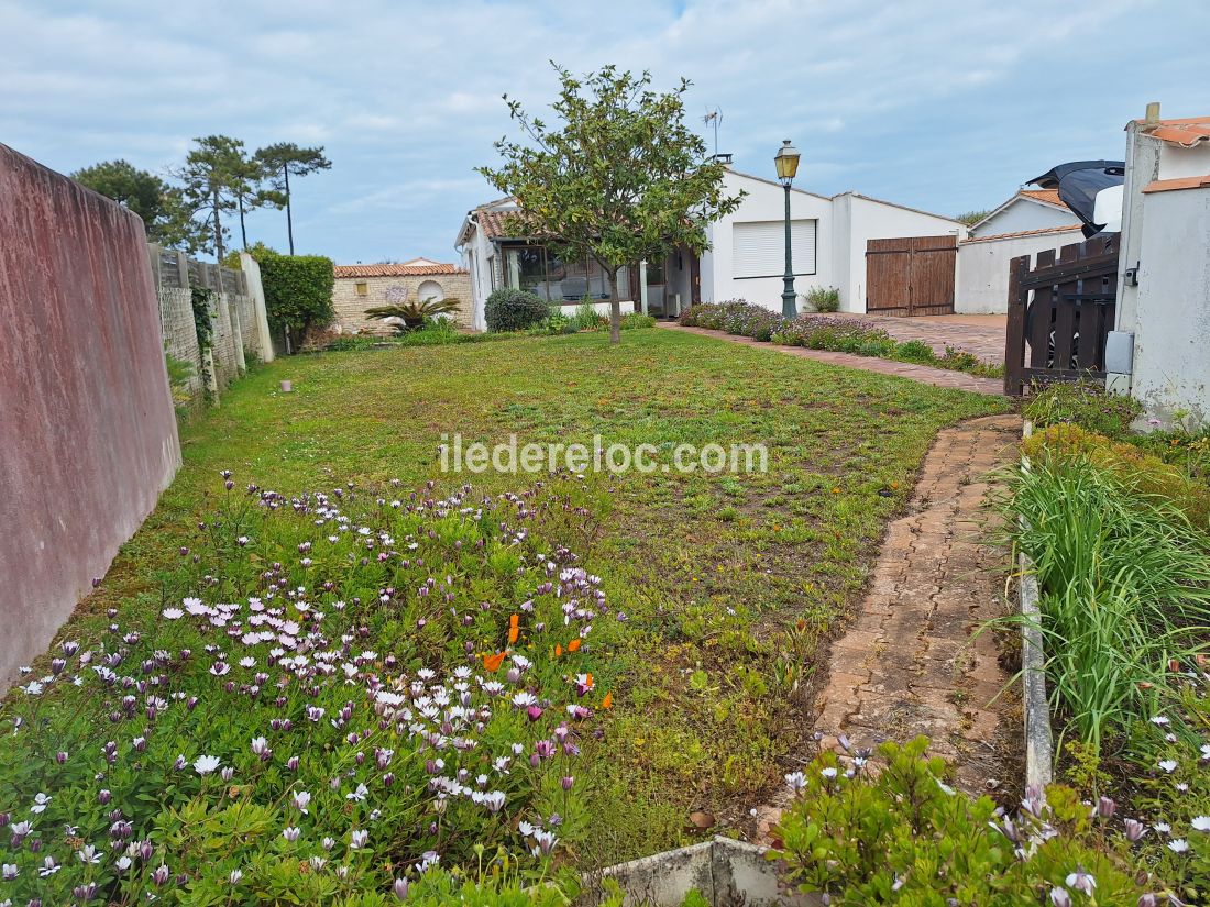 Photo 4: An accomodation located in La Couarde-sur-mer on ile de Ré.