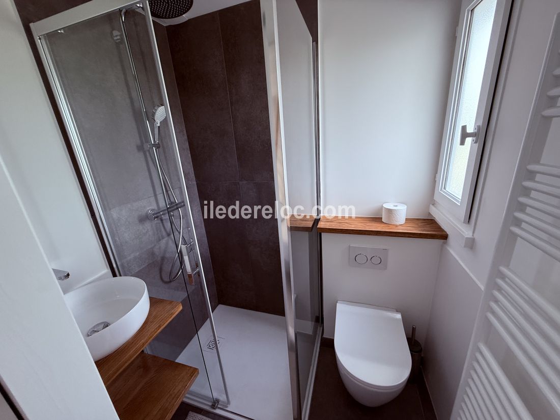 Photo 9: An accomodation located in Les Portes-en-R&eacute; on ile de R&eacute;.