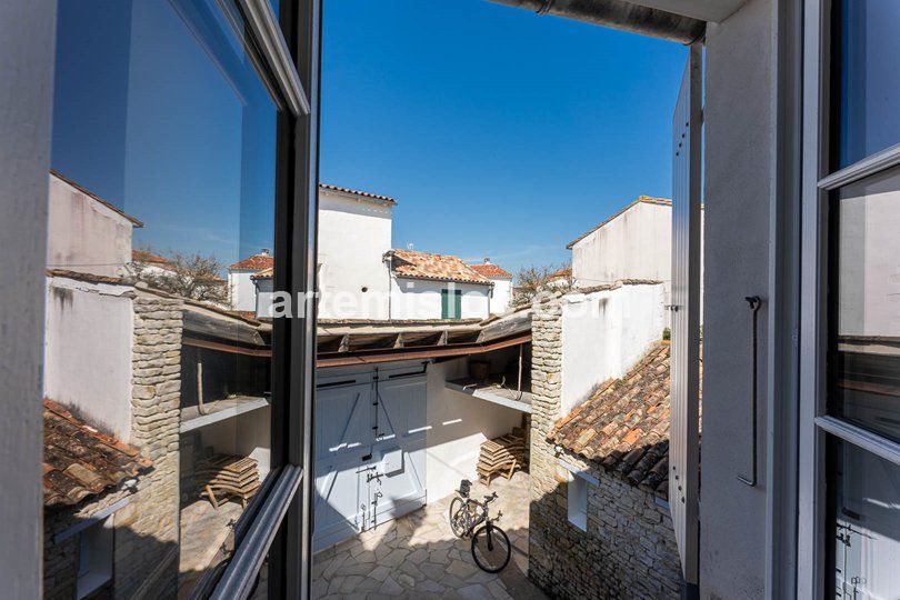 Photo 7: An accomodation located in La Flotte-en-Ré on ile de Ré.