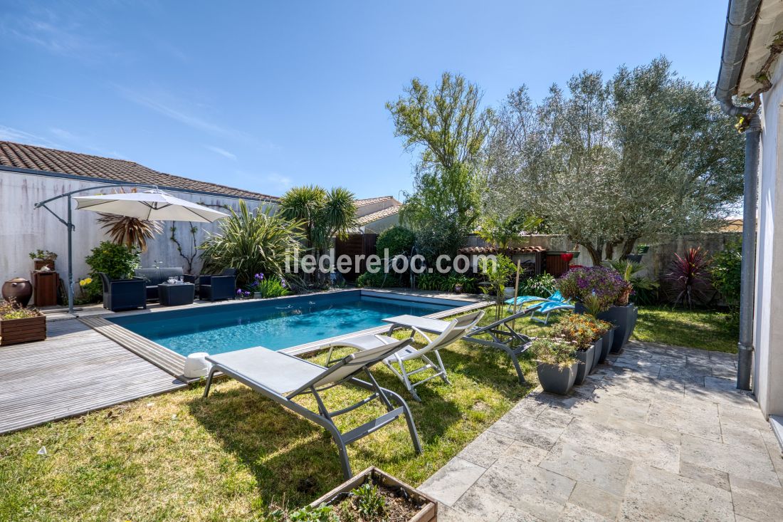 Photo 4: An accomodation located in Sainte-Marie-de-R&eacute; on ile de R&eacute;.