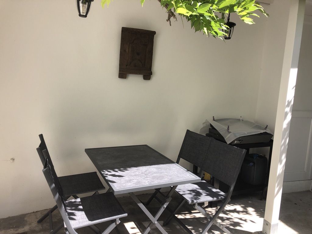 Photo 5: An accomodation located in La Flotte-en-R&eacute; on ile de R&eacute;.
