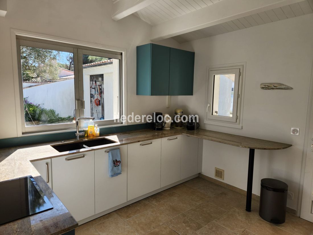 Photo 6: An accomodation located in Les Portes-en-R&eacute; on ile de R&eacute;.